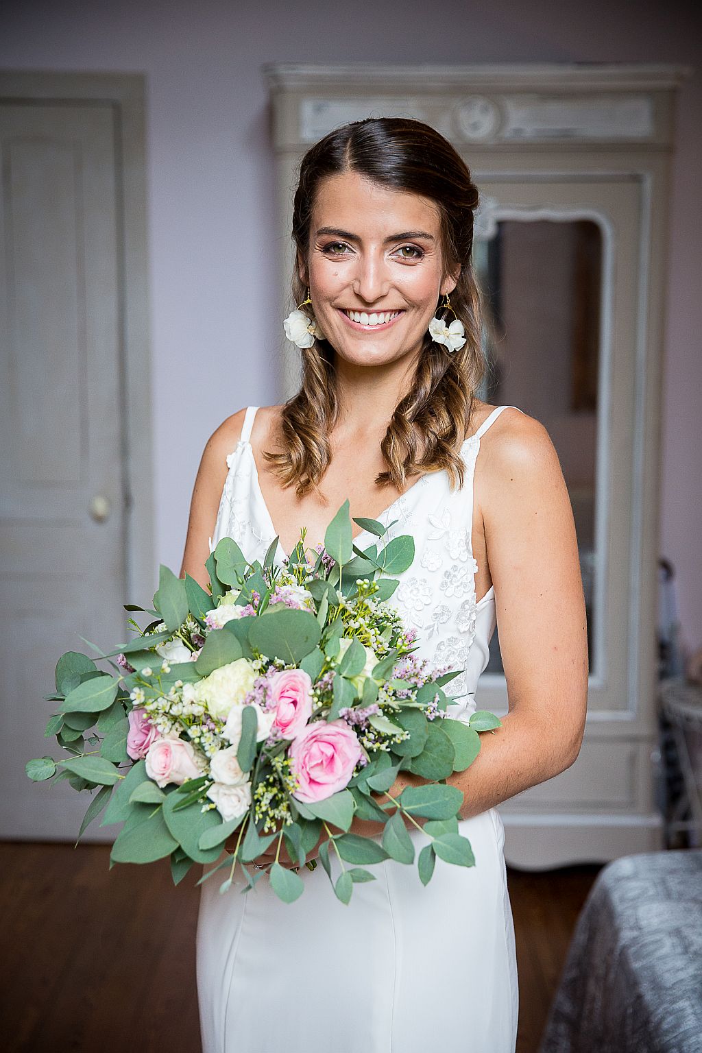 the bride in the Romantique room